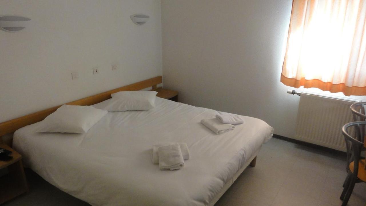 Hotel Vallee Bleue Montalieu-Vercieu Buitenkant foto