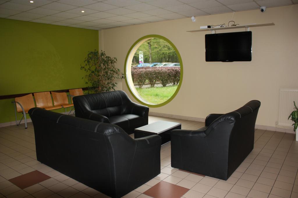 Hotel Vallee Bleue Montalieu-Vercieu Buitenkant foto