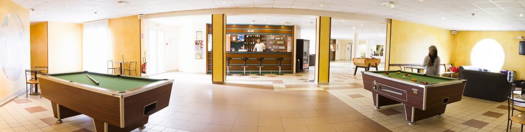 Hotel Vallee Bleue Montalieu-Vercieu Buitenkant foto
