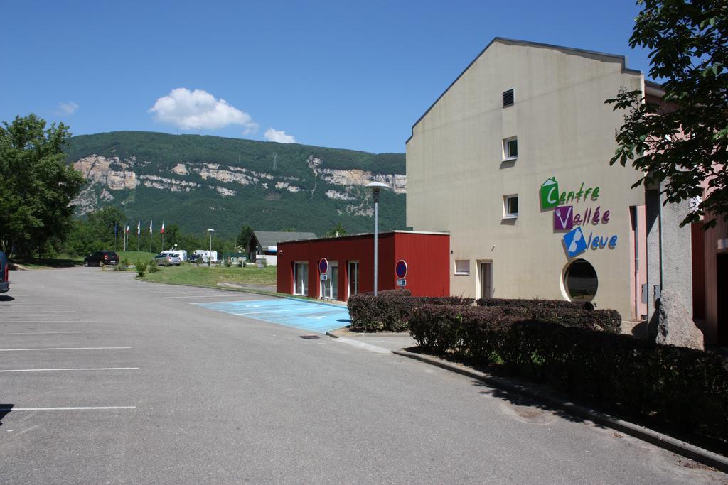 Hotel Vallee Bleue Montalieu-Vercieu Buitenkant foto